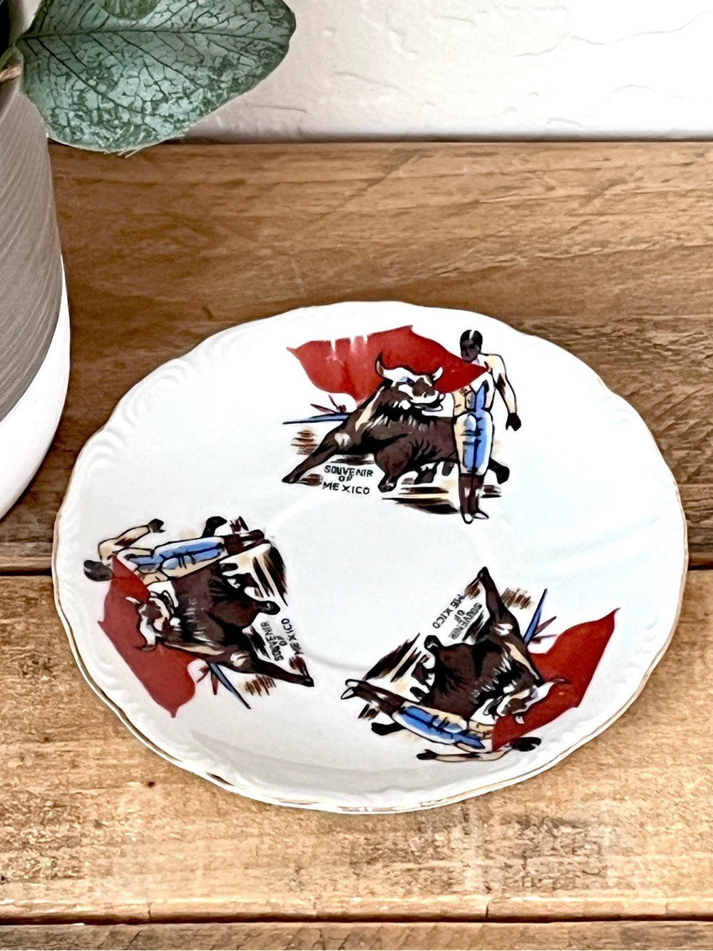 Vintage Mid Century Souvenir of Mexico Bullfighting 5.5" Scalloped Saucer
